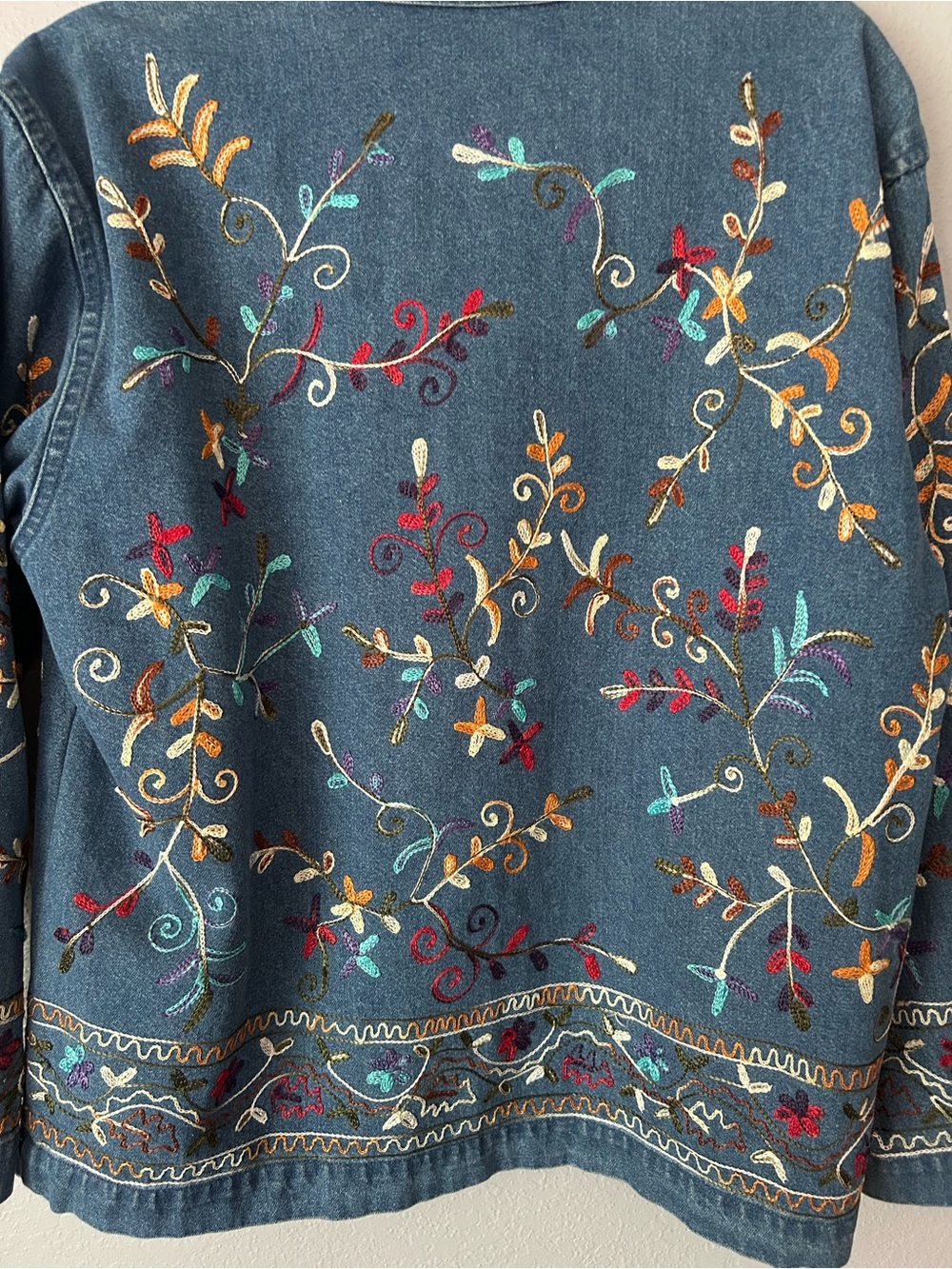 Units Vintage Embroidered Denim Jean Jacket Shackleton Relaxed Fit Size Medium - Picture 8 of 12